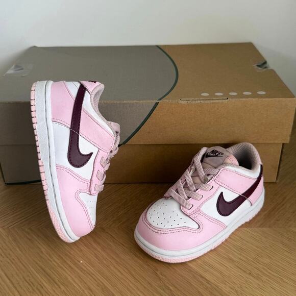 Nike Dunk Low ‘Valentine’s Day’ Toddler Sneakers - SZ 7 C - Picture 2 of 11